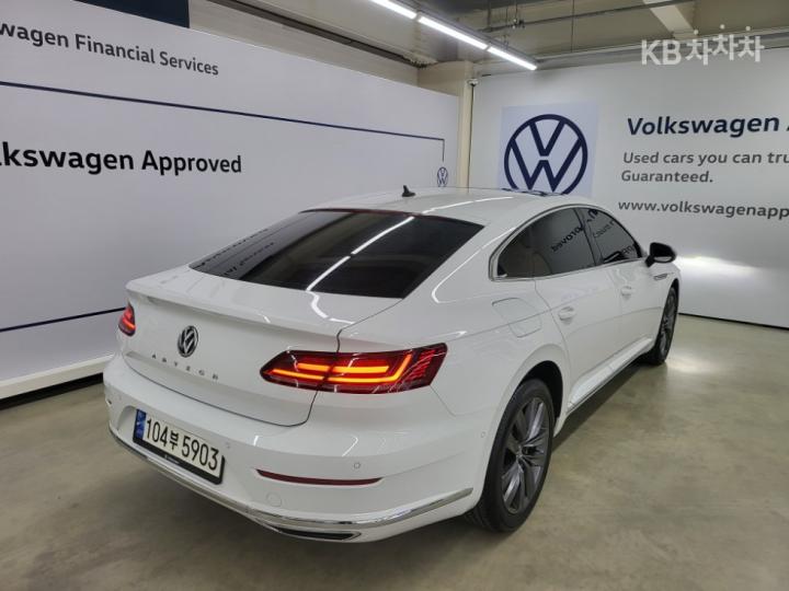 Volkswagen Arteon 2.0 TDI Elegance Premium 5