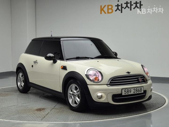 Mini Cooper D 2.0 SE 5