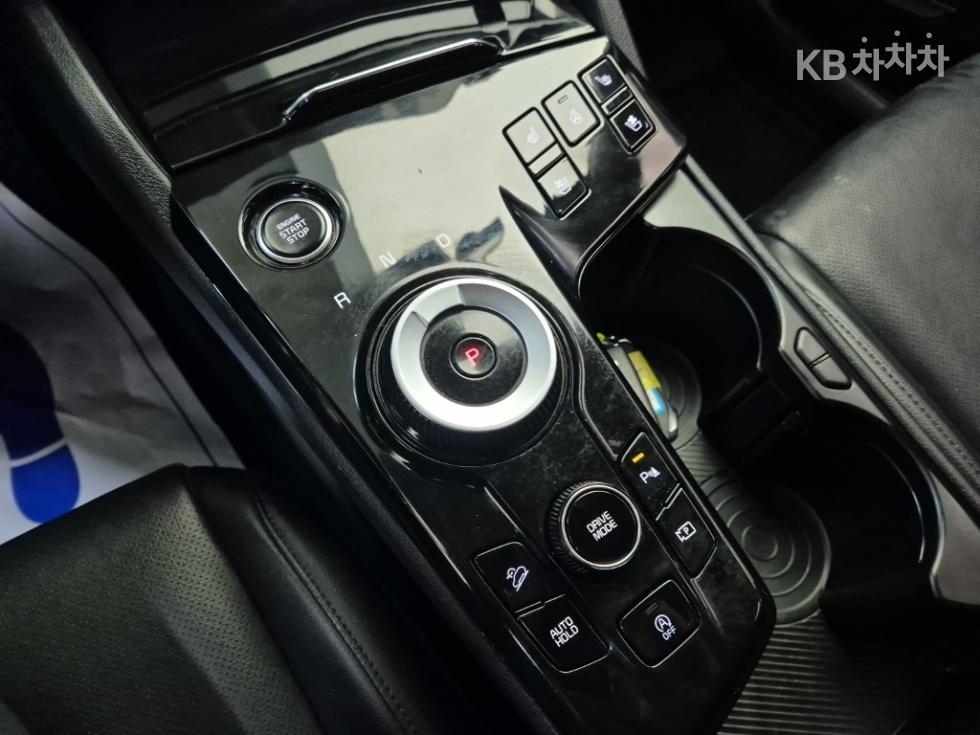 2022 - kia sportage