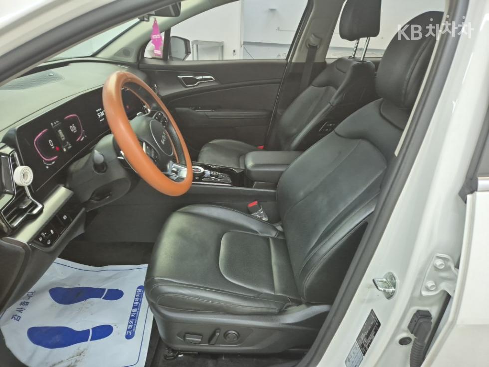 2022 - kia sportage