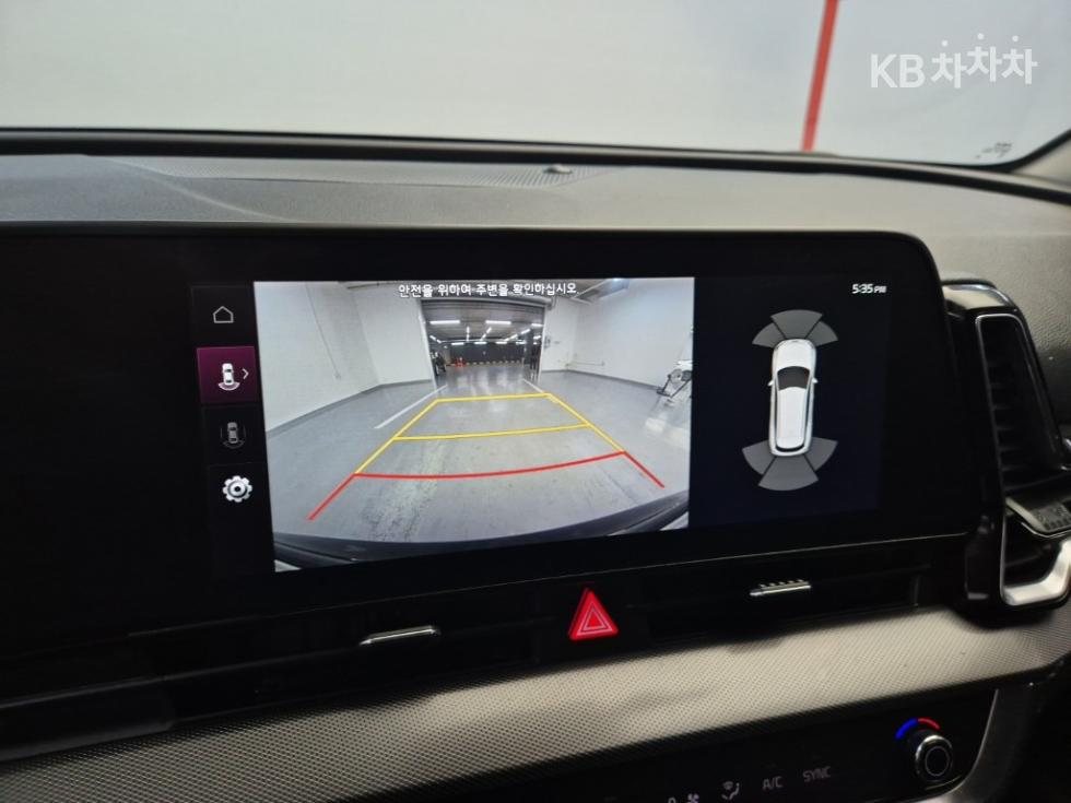 2022 - kia sportage