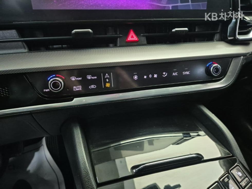 2022 - kia sportage
