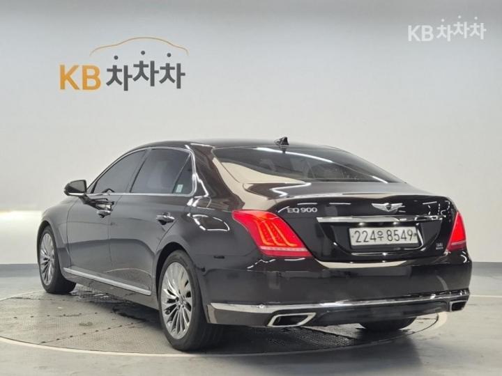 Genesis EQ900 3.8 GDI AWD Premium Luxury 3