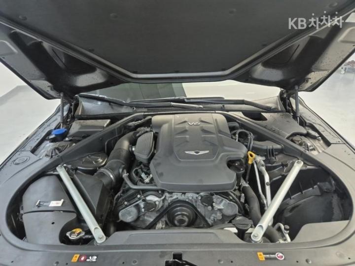 Genesis EQ900 3.8 GDI AWD Premium Luxury 6