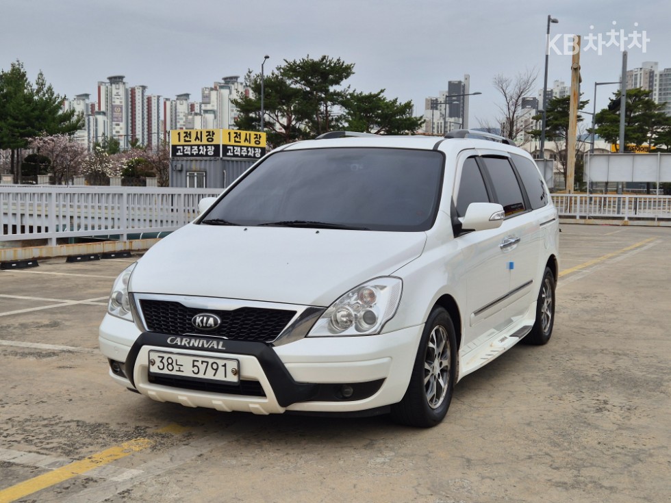 2014 - kia carnival