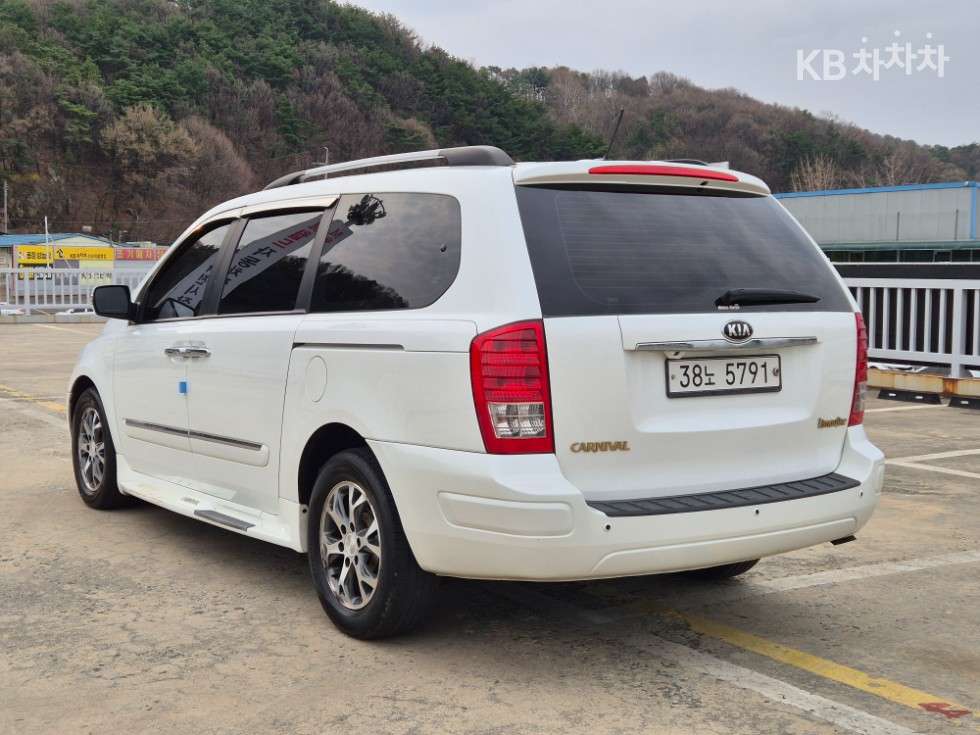 2014 - kia carnival