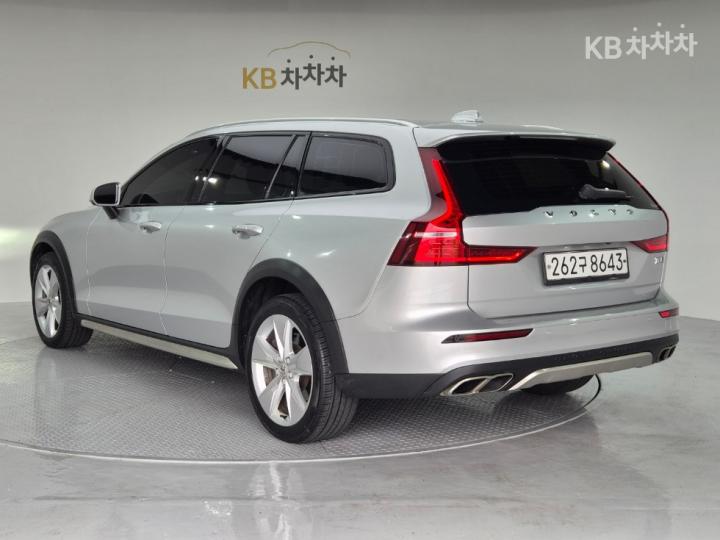 Volvo V60 CC T5 AWD Pro 7