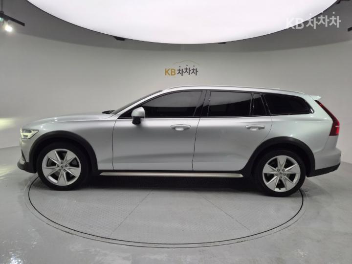 Volvo V60 CC T5 AWD Pro 8