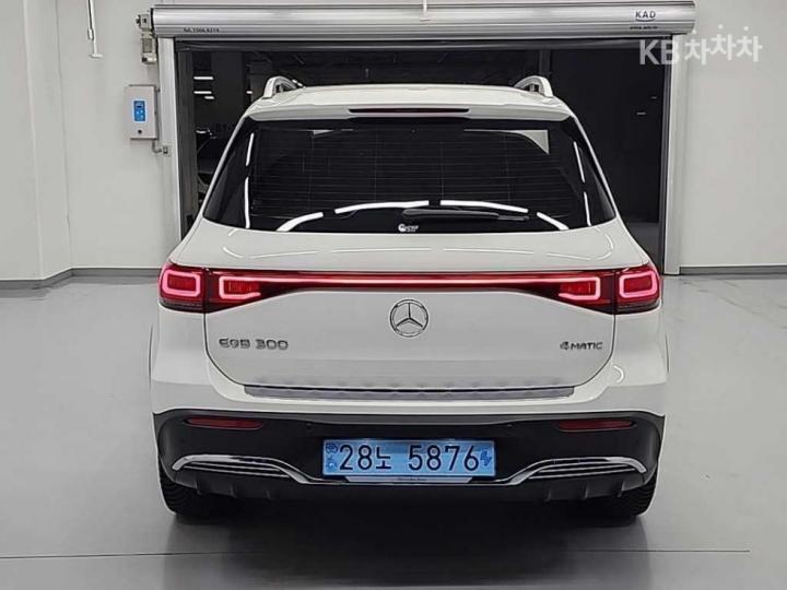 Mercedes-Benz EQB-Class X243 EQB300 4Matic AMG Line 4