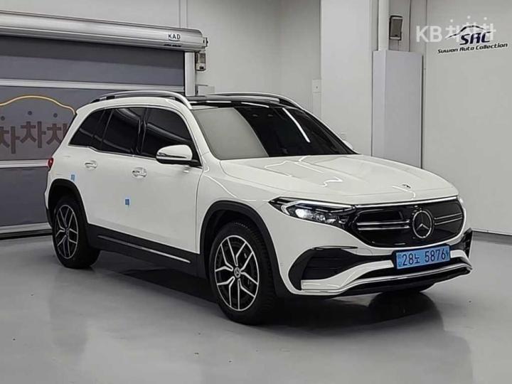 Mercedes-Benz EQB-Class X243 EQB300 4Matic AMG Line 5