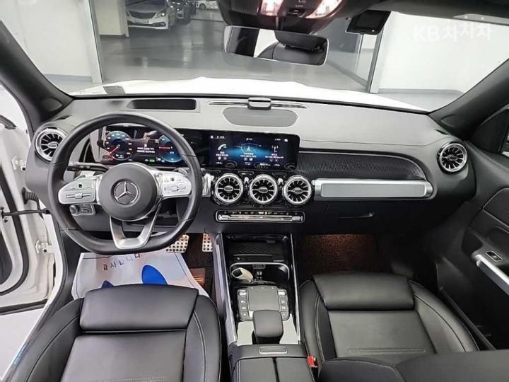 Mercedes-Benz EQB-Class X243 EQB300 4Matic AMG Line 8