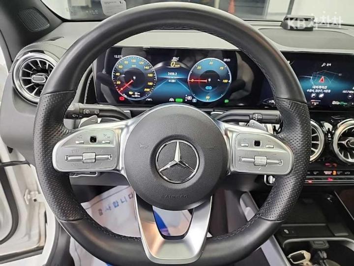 Mercedes-Benz EQB-Class X243 EQB300 4Matic AMG Line 10