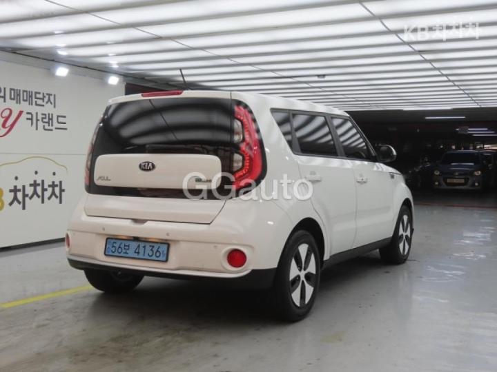 Kia Soul EV 5