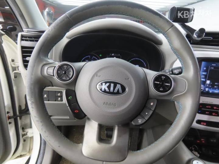 Kia Soul EV 9