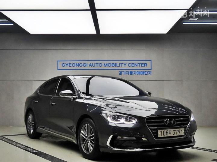 Hyundai Grandeur 렌터카 3.0 LPi 모던 — foto 1