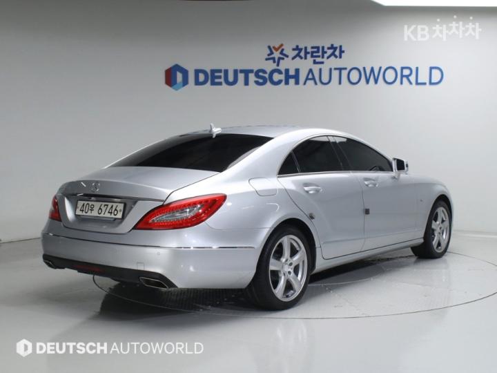 Mercedes-Benz CLS-Class W218 CLS350 Gasoline BlueEfficiency W218 2011-2012 3