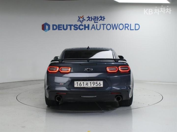 Chevrolet Camaro SS 6.2 V8 5