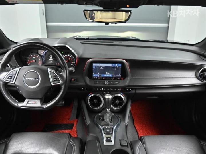 Chevrolet Camaro SS 6.2 V8 8