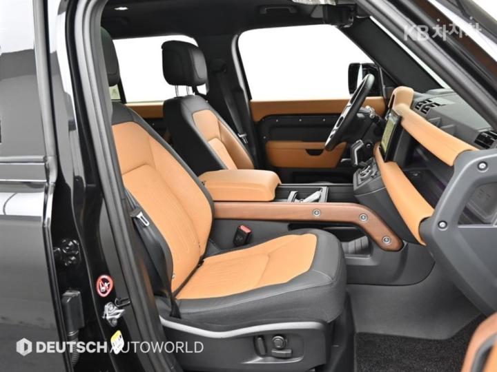 Land Rover Defender L663 110 P400 X 9