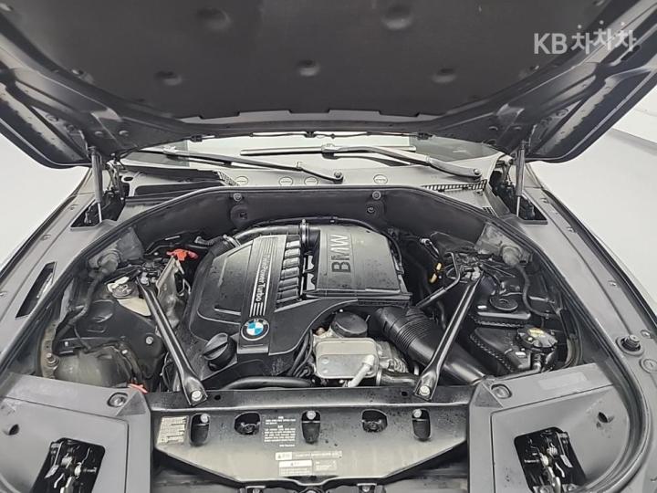 BMW Gran Turismo (GT) 35i xDrive Luxury 6