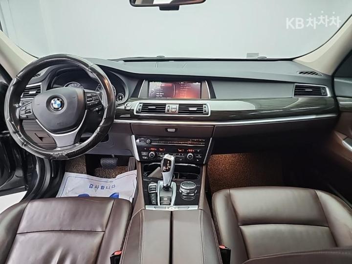 BMW Gran Turismo (GT) 35i xDrive Luxury 8