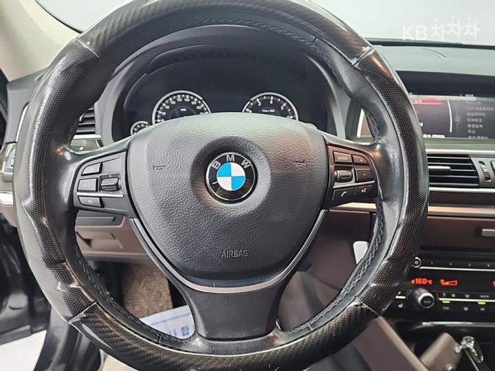 BMW Gran Turismo (GT) 35i xDrive Luxury 10
