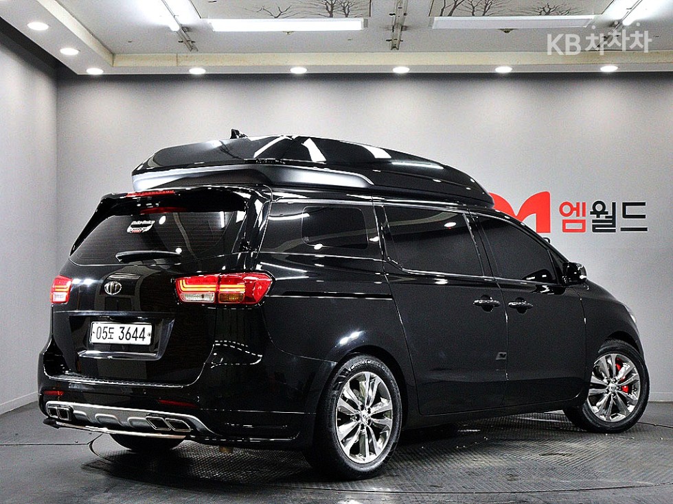 2017 - kia carnival