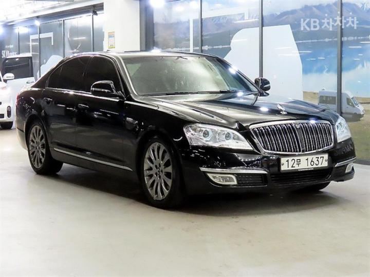 KG Mobility (Ssangyong) Chairman New W CW700 Luxury