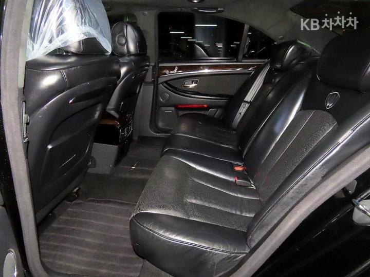 KG Mobility (Ssangyong) Chairman New W CW700 Luxury 8