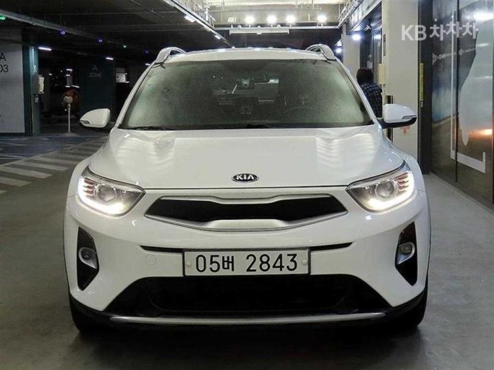 Kia Stonic Gasoline 1.4 MPI Deluxe 3
