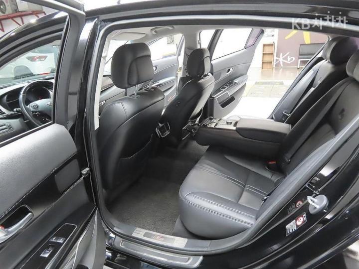Kia K9 3.3 GDI Prestige Pre-2013 Base Type 9