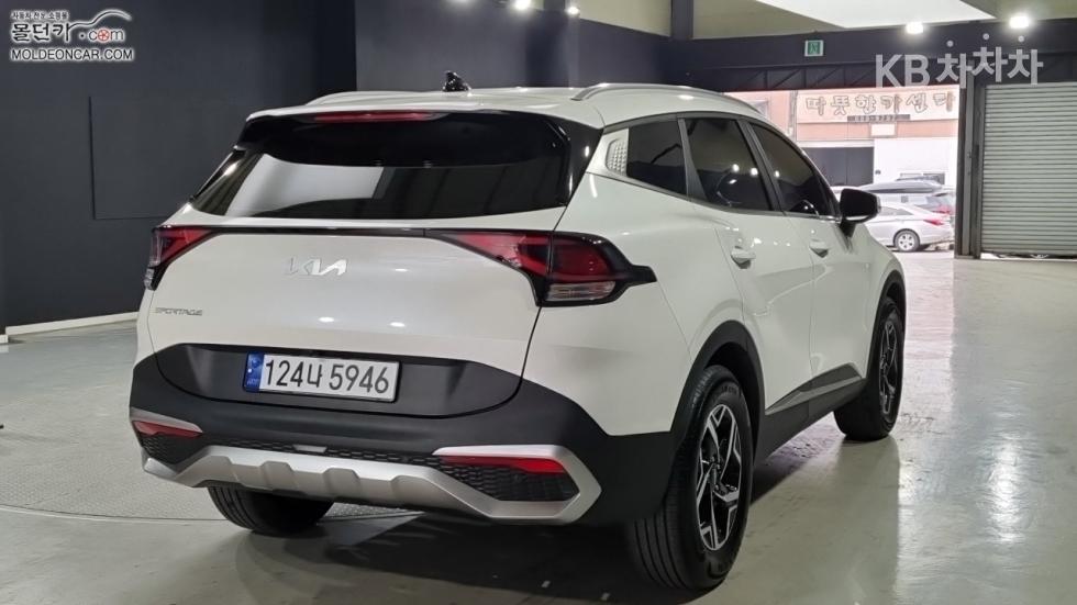 2023 - kia sportage