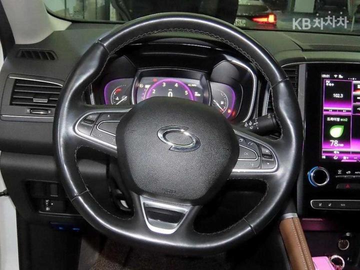 Renault QM6 2.0 LPe 2WD RE Signature 9