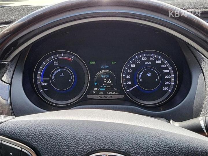 Hyundai Grandeur Hybrid Premium 7