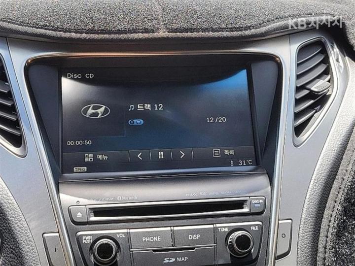 Hyundai Grandeur Hybrid Premium 10
