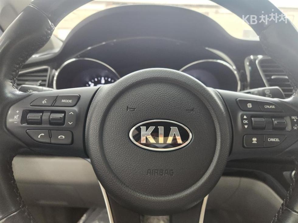 2019 - kia carnival