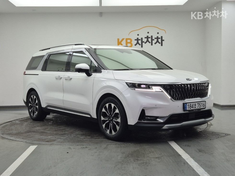 2021 - kia carnival