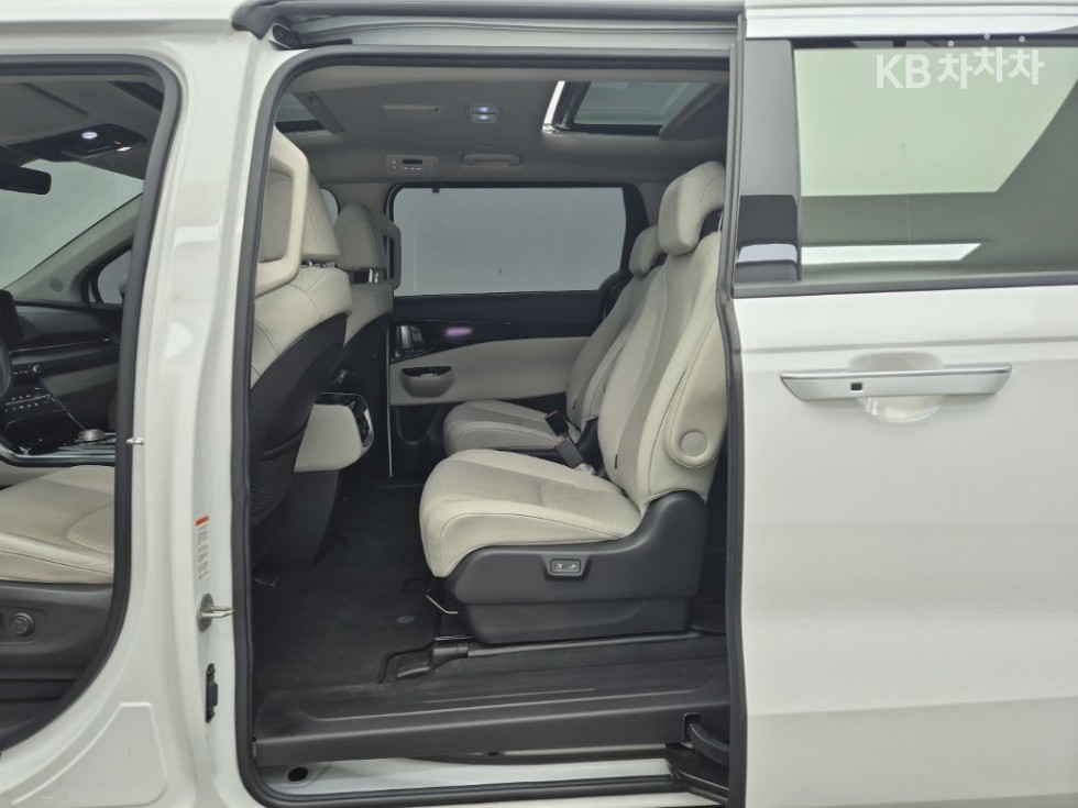 2021 - kia carnival
