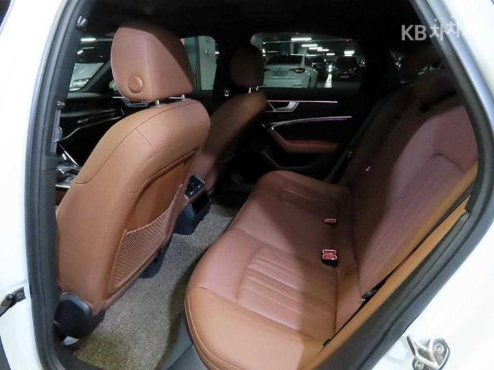 Audi A6 C8 40 TDI Premium 8