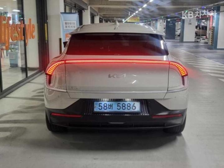 Kia EV6 Long Range 4WD Air 6