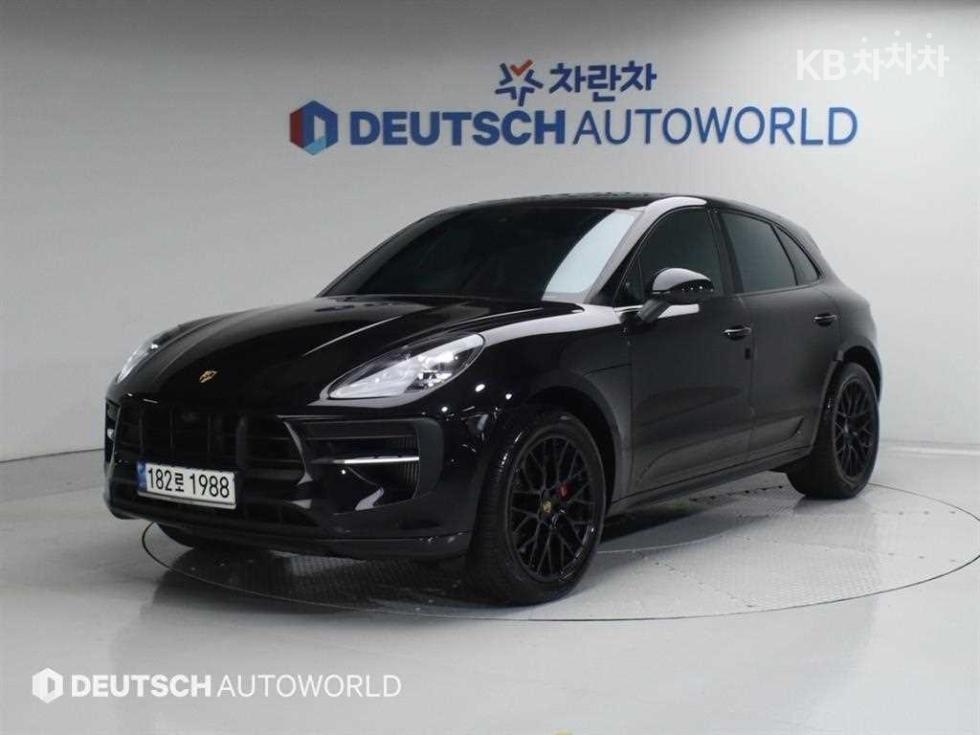 2021 porsche macan