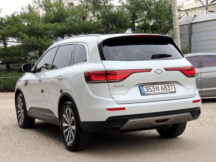 Renault QM6 2.0 LPe 2WD LE 4