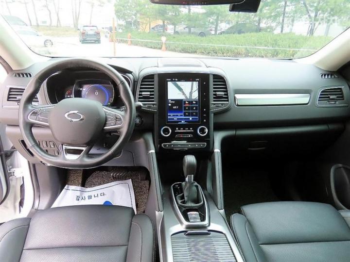 Renault QM6 2.0 LPe 2WD LE 8