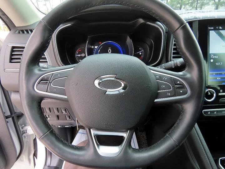 Renault QM6 2.0 LPe 2WD LE 9