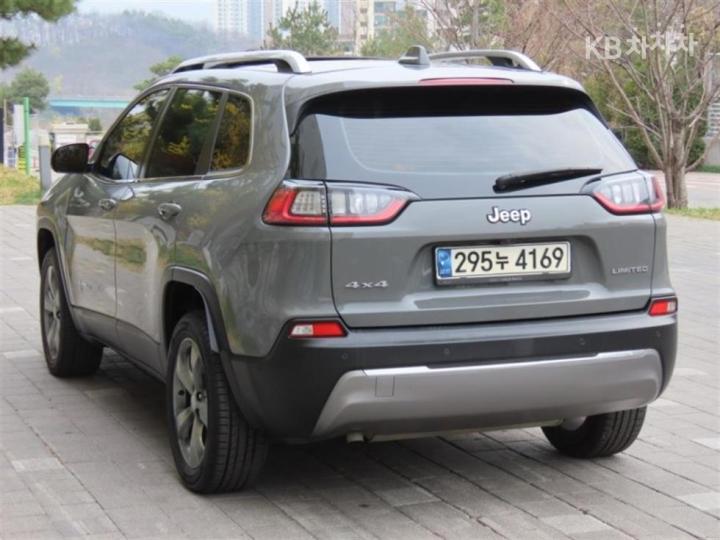 Jeep Cherokee KL 2.4 Gasoline FWD Limited 5