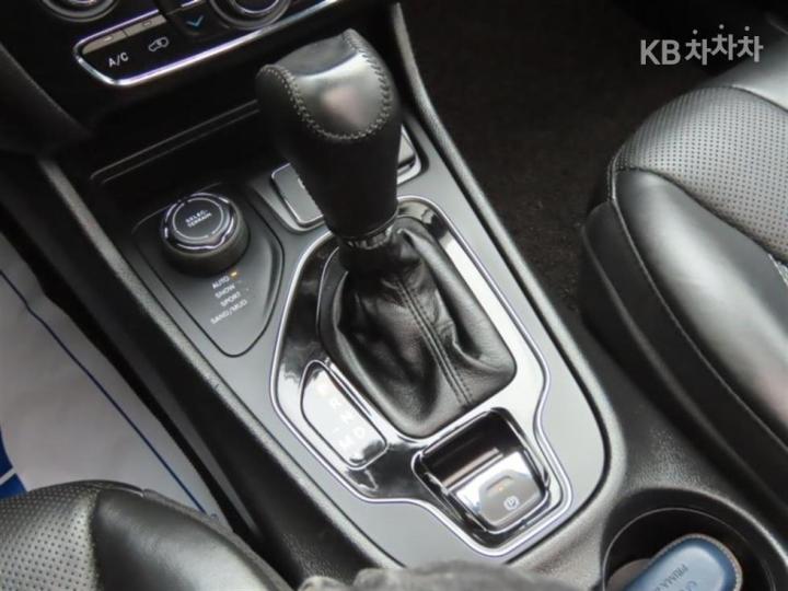 Jeep Cherokee KL 2.4 Gasoline FWD Limited 7