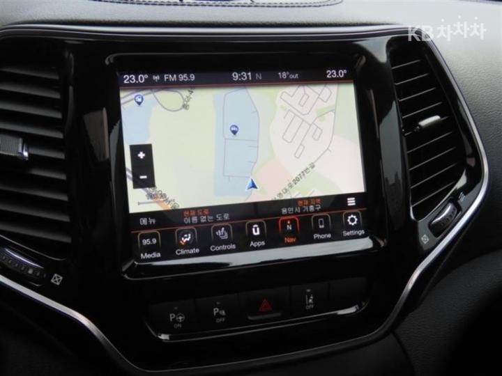 Jeep Cherokee KL 2.4 Gasoline FWD Limited 9