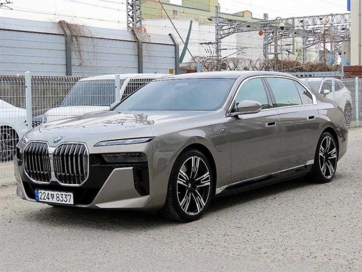 BMW 7 Series G70 750e xDrive M Sport Executive 3