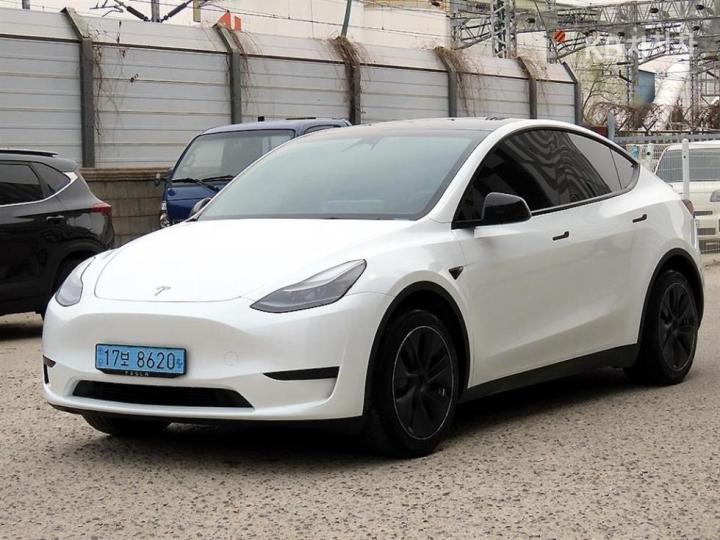 Tesla Model Y RWD Base Type 3