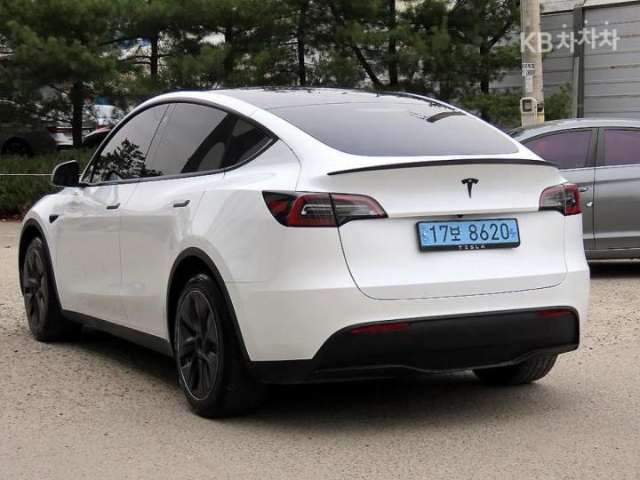 Tesla Model Y RWD Base Type 4